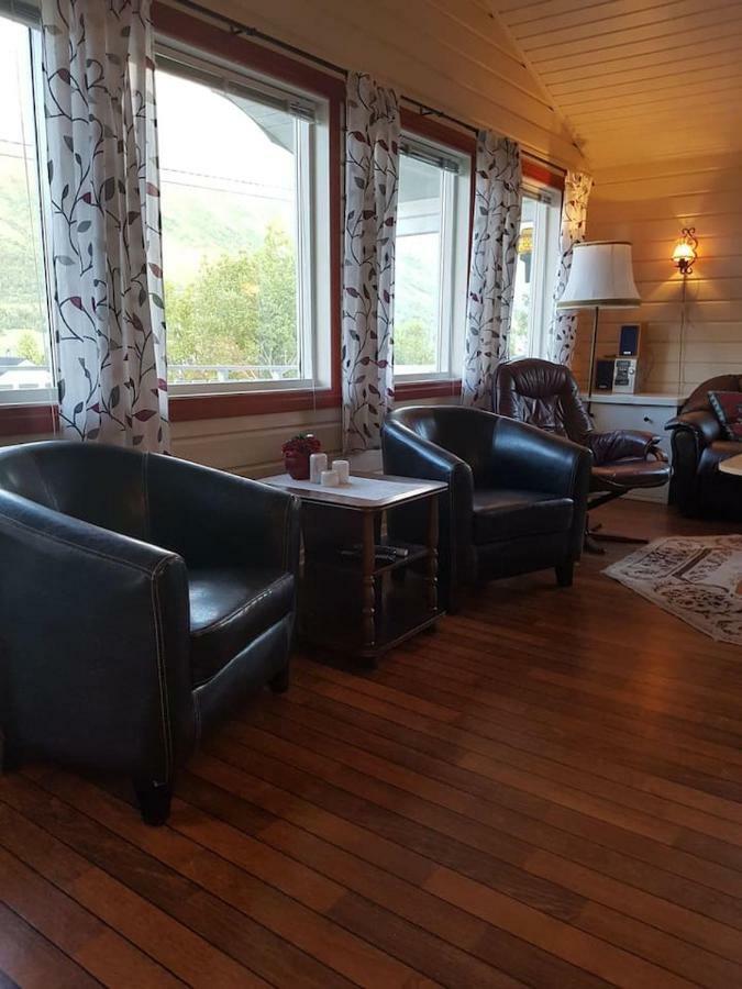 Lyngsalpan Cruise Lodge - Rodtinden Nord-Lenangen Dış mekan fotoğraf